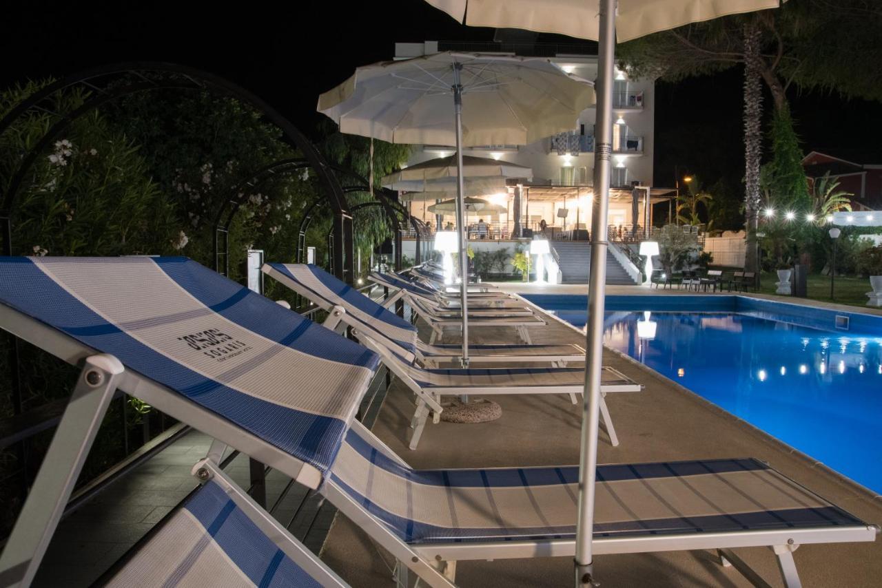 Hotel Sogaris Паестум Екстериор снимка