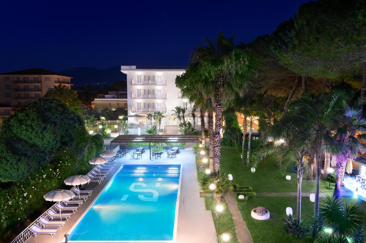 Hotel Sogaris Паестум Екстериор снимка